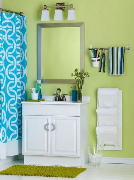 Törülköző_újságtartóban